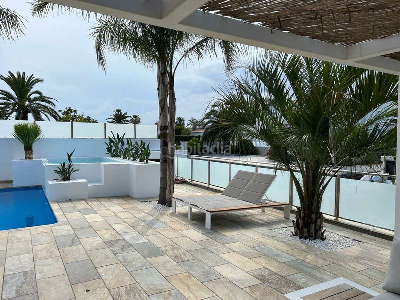 Foto 6d488515-a9b7-4d39-a27e-757978de7646. Casa amb aparcament piscina a Cap Ras - Creus - Falconera Empuriabrava