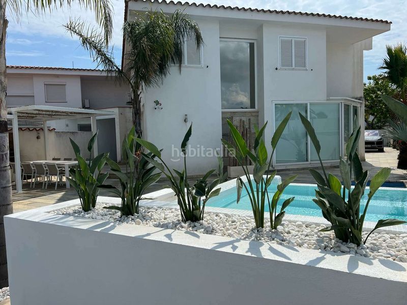 Foto 740ddb06-066a-4de6-9251-9b24599e2e9f. Casa amb aparcament piscina a Cap Ras - Creus - Falconera Empuriabrava