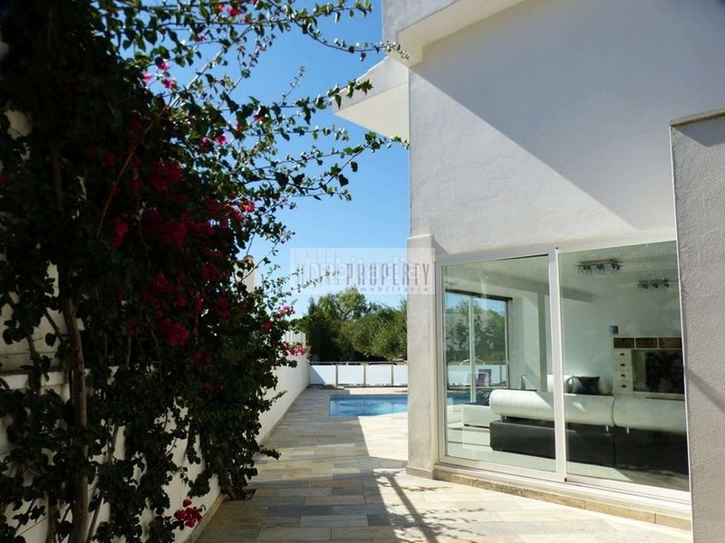 Foto 7aa2a6be-630b-405c-8630-afd14c0ded8c. Casa amb aparcament piscina a Cap Ras - Creus - Falconera Empuriabrava