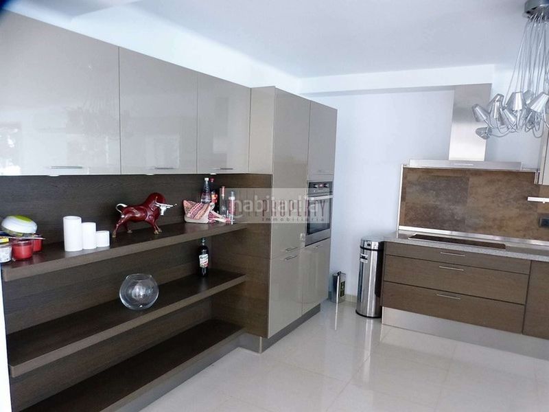 Foto 81598040-e342-4eb7-9b91-d25561bc85f1. Casa amb aparcament piscina a Cap Ras - Creus - Falconera Empuriabrava