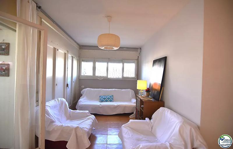 Foto 3cc3867e-f8e9-43cd-b6eb-275428726177. Apartamento grande apartamento a renovar en santa margarita, , con un amplio jardín privado de 207 m2. en Roses