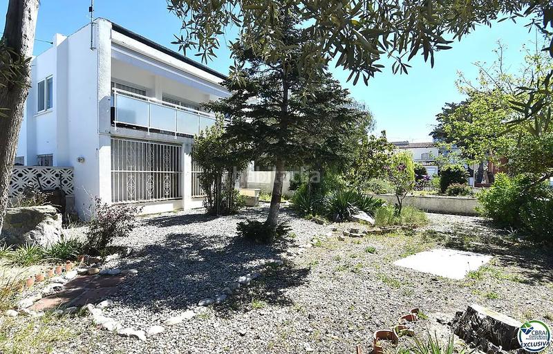 Foto 490c355a-209b-4f78-b081-12c241bb102a. Apartamento grande apartamento a renovar en santa margarita, , con un amplio jardín privado de 207 m2. en Roses
