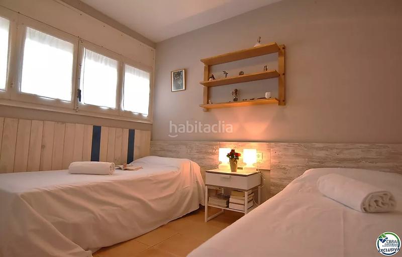 Foto 5ba8d818-37c9-4a85-a843-d3319b106e86. Apartamento grande apartamento a renovar en santa margarita, , con un amplio jardín privado de 207 m2. en Roses