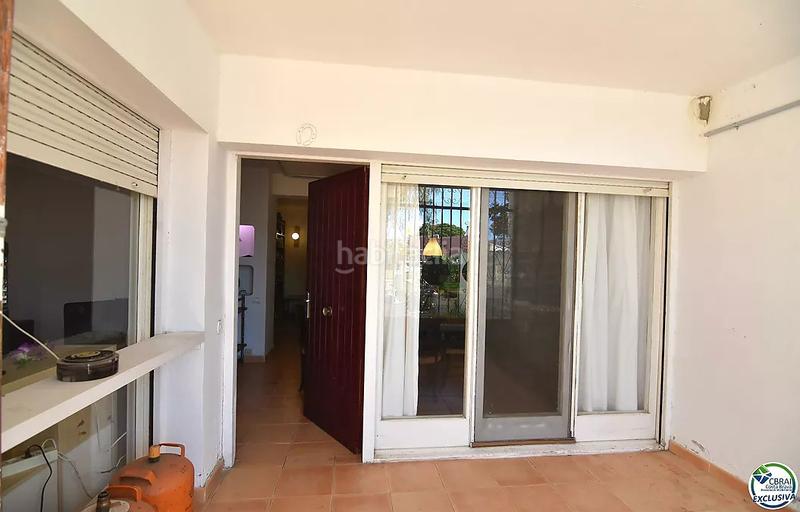 Foto 65de7fac-6e4c-405b-9086-392697420c7f. Apartamento grande apartamento a renovar en santa margarita, , con un amplio jardín privado de 207 m2. en Roses