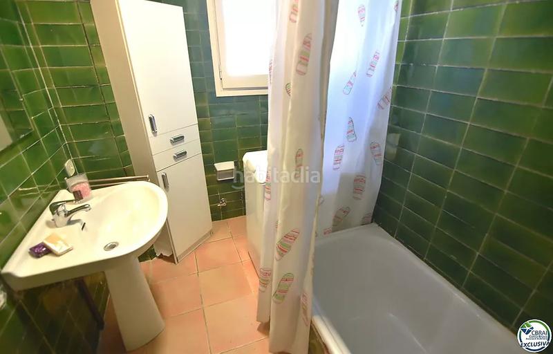 Foto 9fceea60-c655-4edc-846b-117bd79ee874. Apartamento grande apartamento a renovar en santa margarita, , con un amplio jardín privado de 207 m2. en Roses