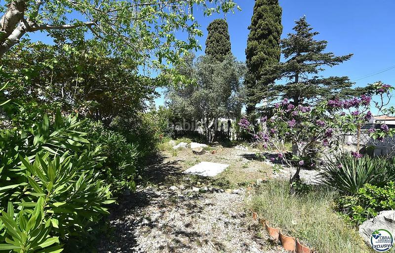 Foto b85f71bc-def4-46b7-87d9-7ed7dc63090a. Apartamento grande apartamento a renovar en santa margarita, , con un amplio jardín privado de 207 m2. en Roses