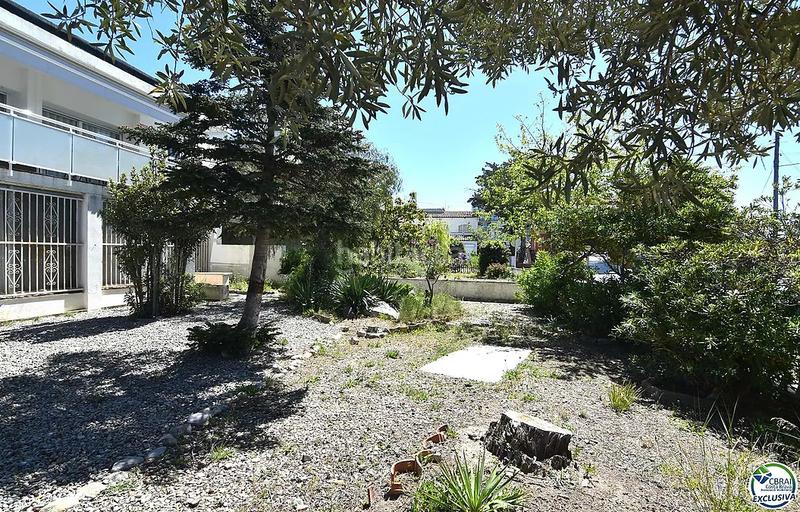 Foto baa33264-238b-442f-9835-26912d4ec216. Apartamento grande apartamento a renovar en santa margarita, , con un amplio jardín privado de 207 m2. en Roses