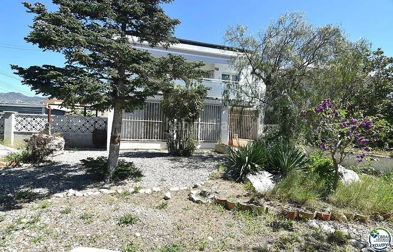 Foto dff74416-504c-4c36-952f-208bf785d245. Apartamento grande apartamento a renovar en santa margarita, , con un amplio jardín privado de 207 m2. en Roses