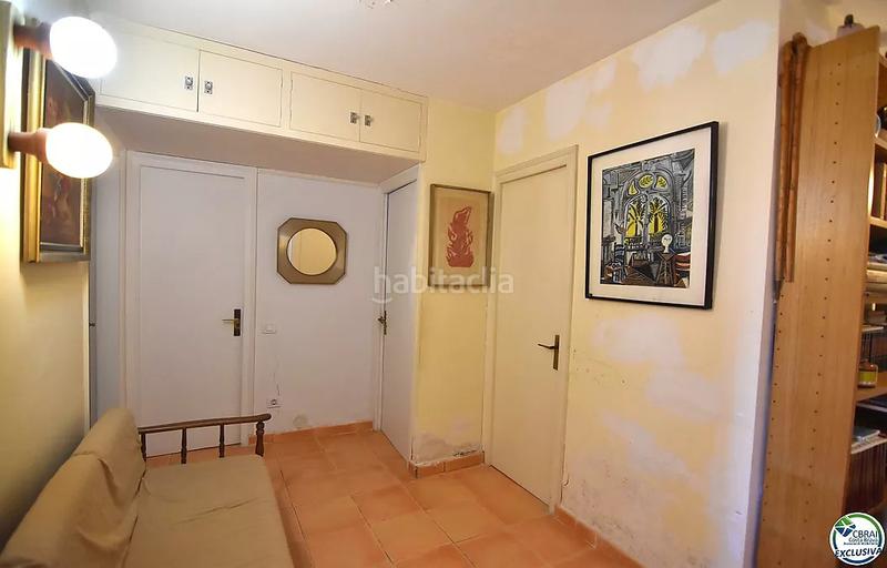 Foto f97f23f9-cc68-44a1-92a0-f134b0ec55cc. Apartamento grande apartamento a renovar en santa margarita, , con un amplio jardín privado de 207 m2. en Roses