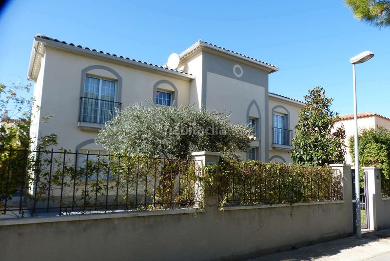 Foto 4c207100-4a24-4446-9af9-65a86cdcd652. Casa amb piscina a Alberes Empuriabrava