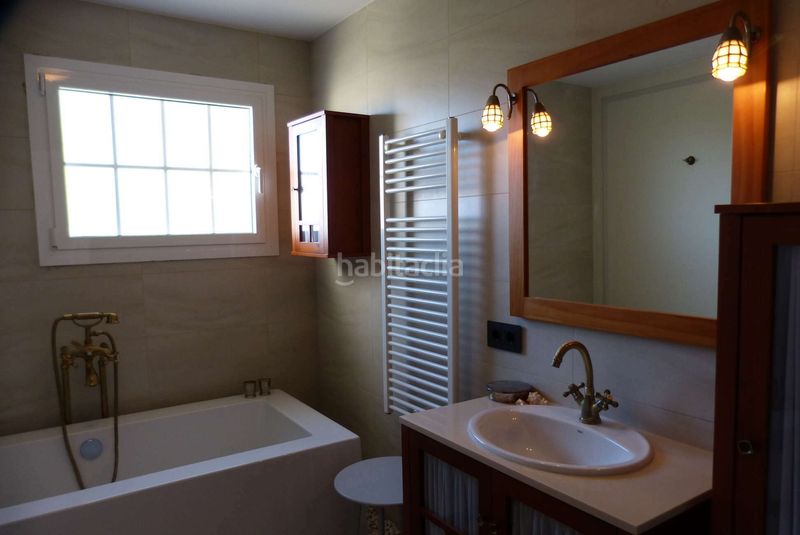 Foto a26e7523-e705-4652-8ee8-fb69bb9f87dd. Casa amb piscina a Alberes Empuriabrava