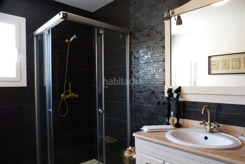 Foto c3a9fd06-c19e-4b28-8211-a83024e00898. Casa amb piscina a Alberes Empuriabrava