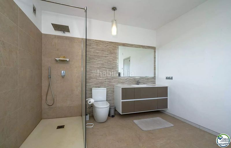Foto 6cd46a94-2e90-4a98-8692-c452790dd733. Casa amb calefacció aparcament piscina a Palau-saverdera