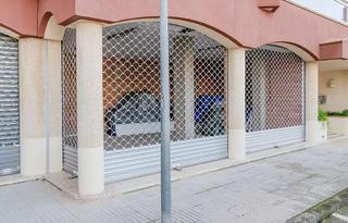 Local Comercial a Puig Rom-Canyelles-Almadrava. Local planta baja posibilidad de negocio