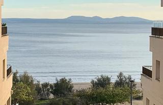 Apartament a Salatar. Muy bonito apartamento en rosas vista mar con licencia turistica