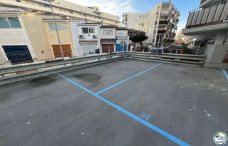 Aparcament cotxe a Muga - Gran Reserva - Badia