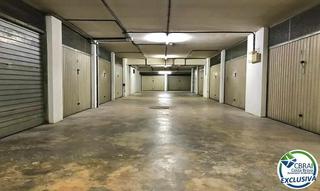 Autoparkplatz in Nord. Garaje subterráneo en venta en mas mates, roses