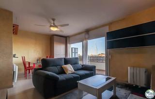 Apartament a Santa Margarida. Magnifico apartamento en una zona tranquila y vistas al canal.