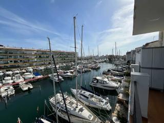 Appartement à Port Grec - Port Moxó. Apartamento al canal en venta en un pequeño edifico, dos dormito