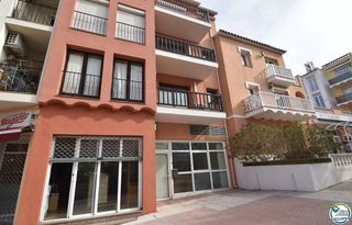 Local Comercial a Muga - Gran Reserva - Badia. Local convertido en vivienda con plaza de parking en gran reserv