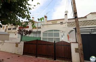 Casa a Tordera - Fluvià - Llobregat. Acogedora casa de 1 dormitorio con amplia terraza i piscina