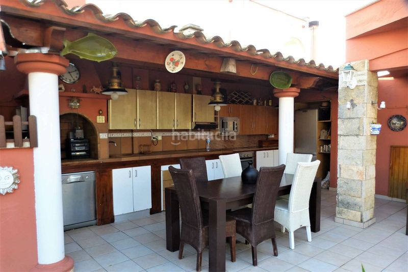 Foto 4b072849-fcb8-43c0-884d-494259d829fc. Casa amb calefacció aparcament piscina a Requesens Empuriabrava
