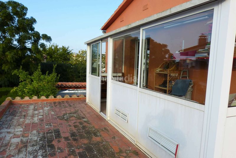 Foto f43b8a26-1563-4072-a948-8d9acbbbf671. Casa amb calefacció aparcament piscina a Requesens Empuriabrava