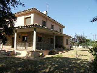 Casa a Mollet de Peralada. Gran finca con hermosa casa en mollet de perelada, costa brava