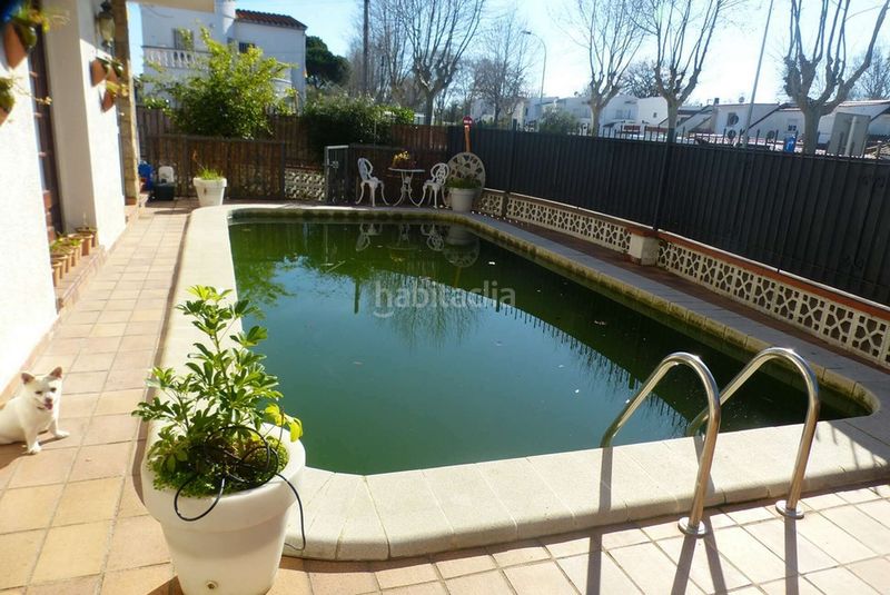 Foto a793bd21-a3bf-451a-8b82-1835a74e523a. Maison avec chauffage parking piscine dans Carlit - Montseny Empuriabrava