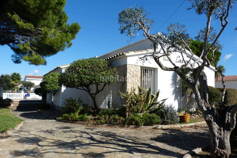 Foto 34ace189-7c00-48cc-bd2e-adf5db04ca15. Casa amb calefacció aparcament piscina a Requesens Empuriabrava
