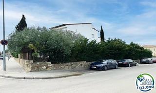 Maison à Els Grecs-Mas Oliva. Els grecs exclusiva villa  de 348 m  con gran jardín en una ampl