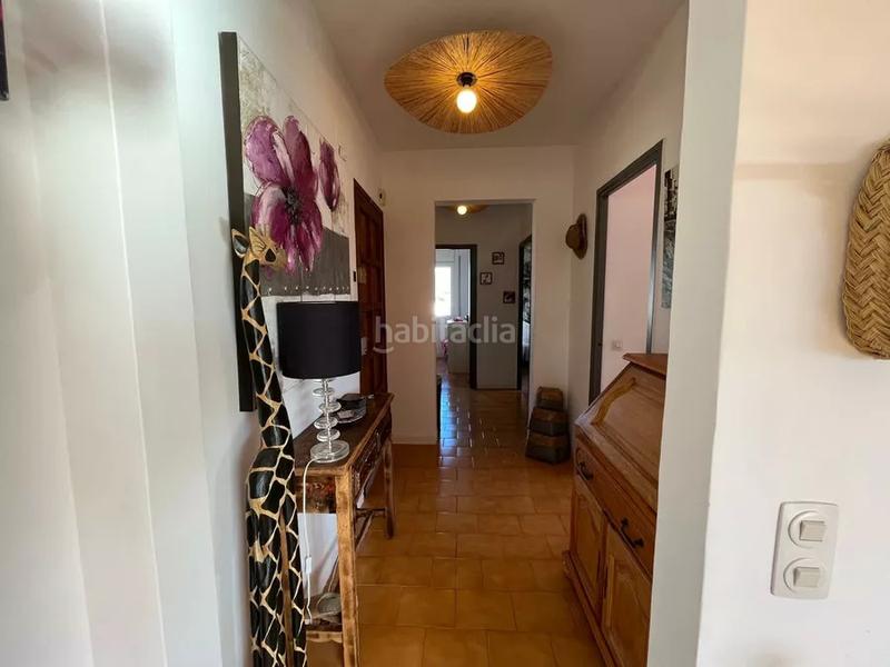 Foto 0f97fc13-e62b-4b3d-9b5e-a2dc27f7bf5c. Apartamento  amplio , 3 dormitorios en el canal a la venta a , con amarradero de 3 x 15 m y aparcamiento exterior. opor en Empuriabrava