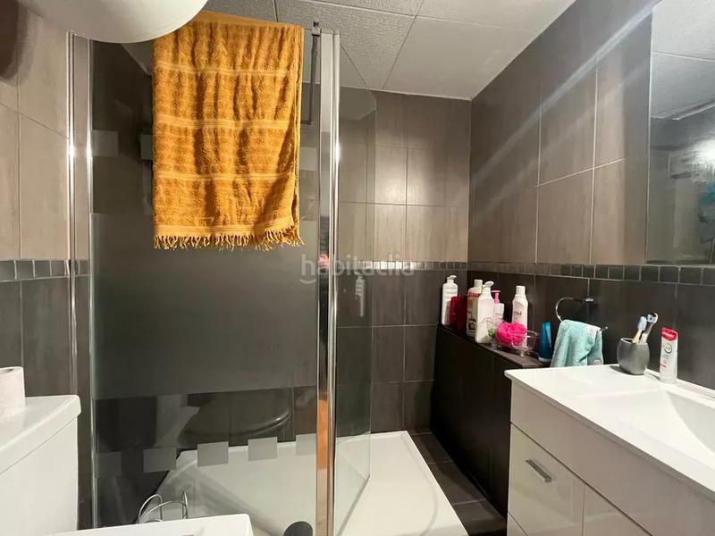 Foto 3a9274fb-93b6-4370-b30e-4da071f25cb5. Apartamento  amplio , 3 dormitorios en el canal a la venta a , con amarradero de 3 x 15 m y aparcamiento exterior. opor en Empuriabrava