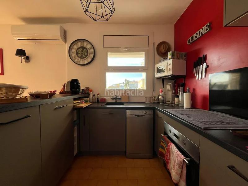 Foto 61d09ed8-a20e-4986-8950-57281fe596c3. Apartamento  amplio , 3 dormitorios en el canal a la venta a , con amarradero de 3 x 15 m y aparcamiento exterior. opor en Empuriabrava