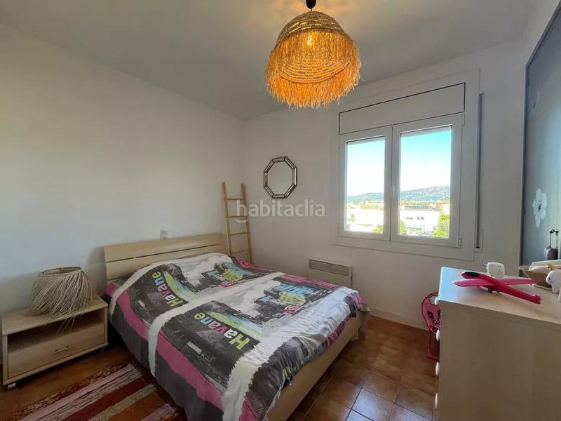 Foto c33d3f0e-553f-4fcf-89ac-7e93016582e5. Apartamento  amplio , 3 dormitorios en el canal a la venta a , con amarradero de 3 x 15 m y aparcamiento exterior. opor en Empuriabrava