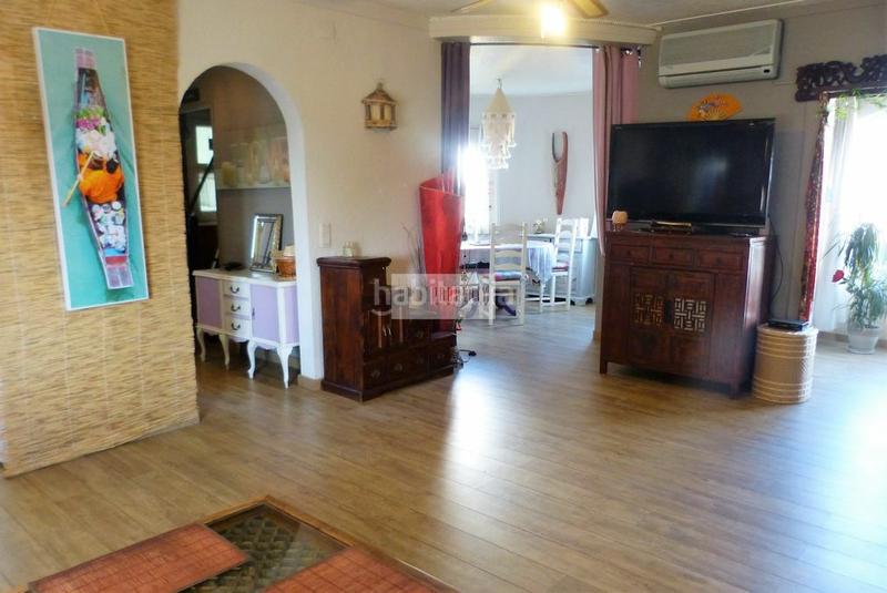 Foto 0f0e89e6-eccf-42b0-b267-77618e5cfffb. Apartamento gran piso, dos dormitorios, amarre 5 m. ubicación excelente en Empuriabrava