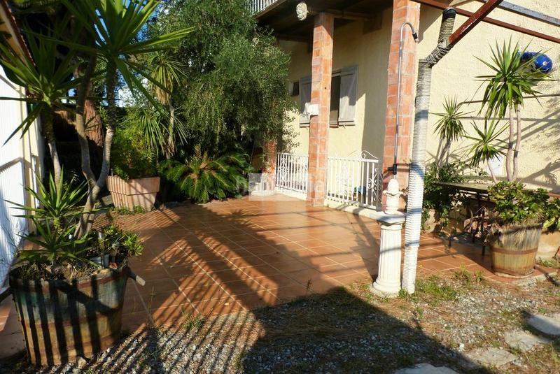Foto 9cf0fb66-e467-41c3-874f-730298d86a43. Apartamento gran piso, dos dormitorios, amarre 5 m. ubicación excelente en Empuriabrava
