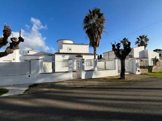 Casa a Cap Ras - Creus - Falconera. Casa con piscina y amarre 12.25 x 3 cerca del mar en venta en em