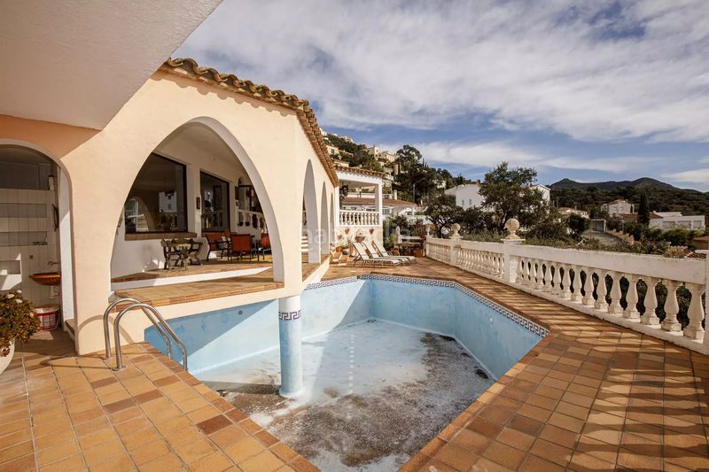 Foto 03890d9c-af68-4b38-abbd-9d3e5eba482b. Casa amb calefacció aparcament piscina a Nord Roses