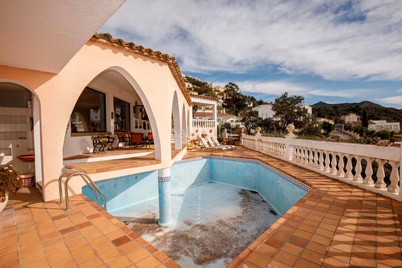 Foto a6dda280-9989-48c8-8ac8-afce708303bb. Casa amb calefacció aparcament piscina a Nord Roses
