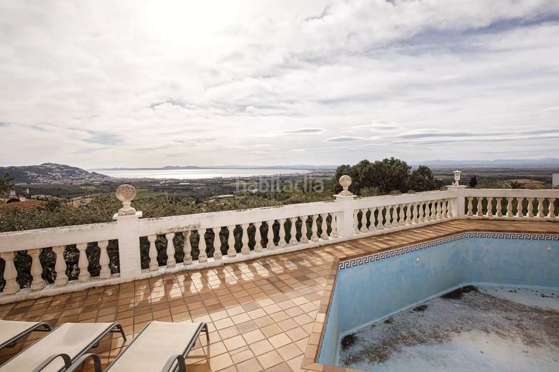 Foto c21fea0b-e116-46c9-a414-31818b8d3c14. Casa amb calefacció aparcament piscina a Nord Roses