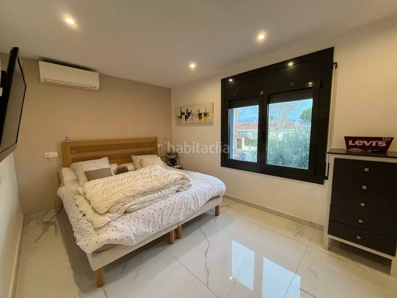 Foto 48490e82-d4e1-4eb6-b94a-880103197e4d. Casa amb calefacció aparcament a Moxó - Sant Mori Empuriabrava