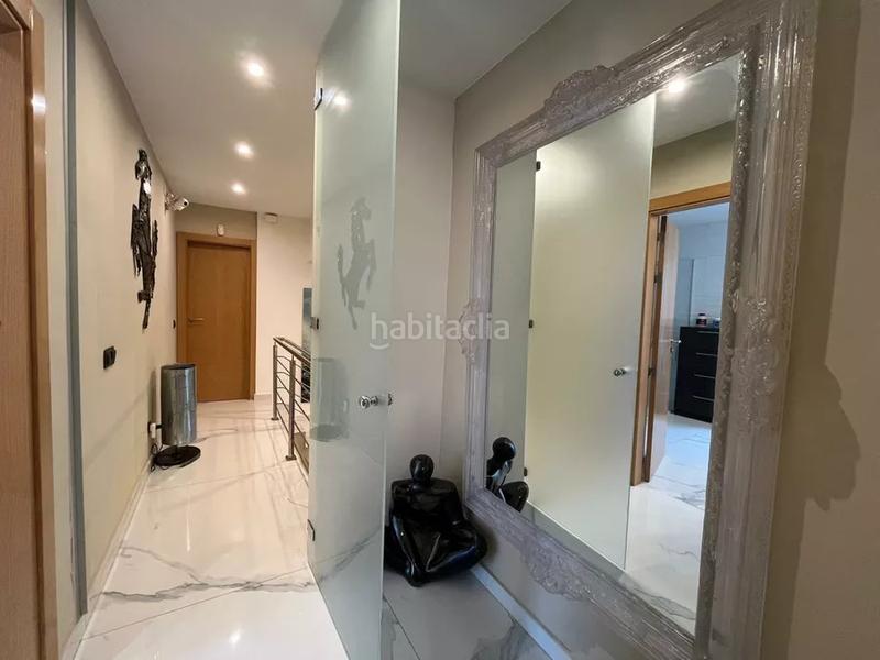 Foto 50060d69-bd79-4cd0-a929-e5eed4857bbc. Casa impresionante villa con amplio terreno, piscina y potencial de inversión en Empuriabrava