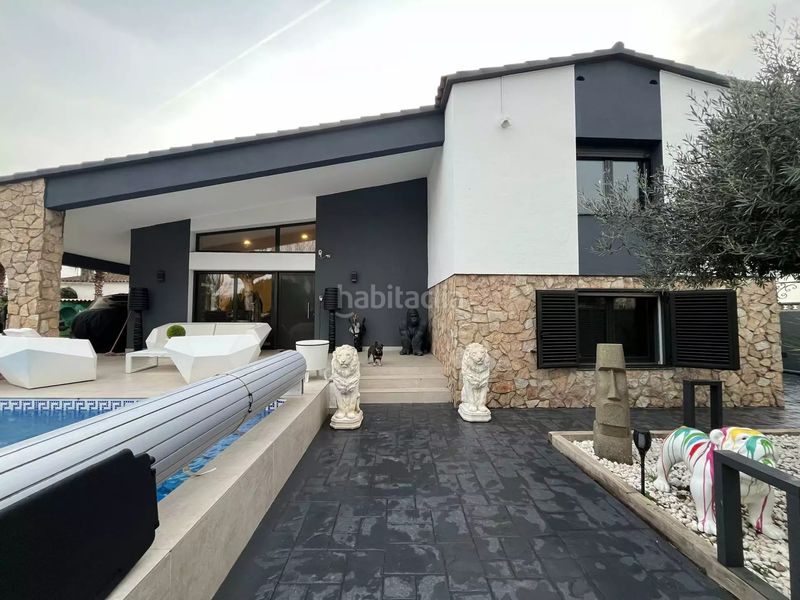 Foto 76c6146e-d04f-4cf2-bb3d-148863a29223. Casa amb calefacció aparcament a Moxó - Sant Mori Empuriabrava