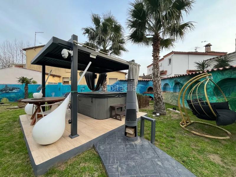 Foto c9b06b16-521e-4045-9cec-1623bd19e29c. Casa impresionante villa con amplio terreno, piscina y potencial de inversión en Empuriabrava