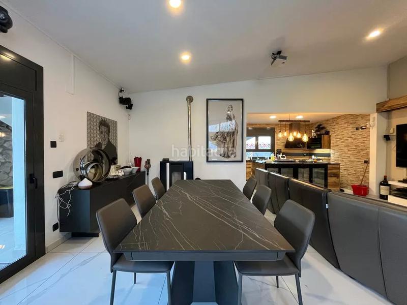 Foto cb6e5635-65c2-4ee8-9a20-7b8e2d5855b6. Casa impresionante villa con amplio terreno, piscina y potencial de inversión en Empuriabrava