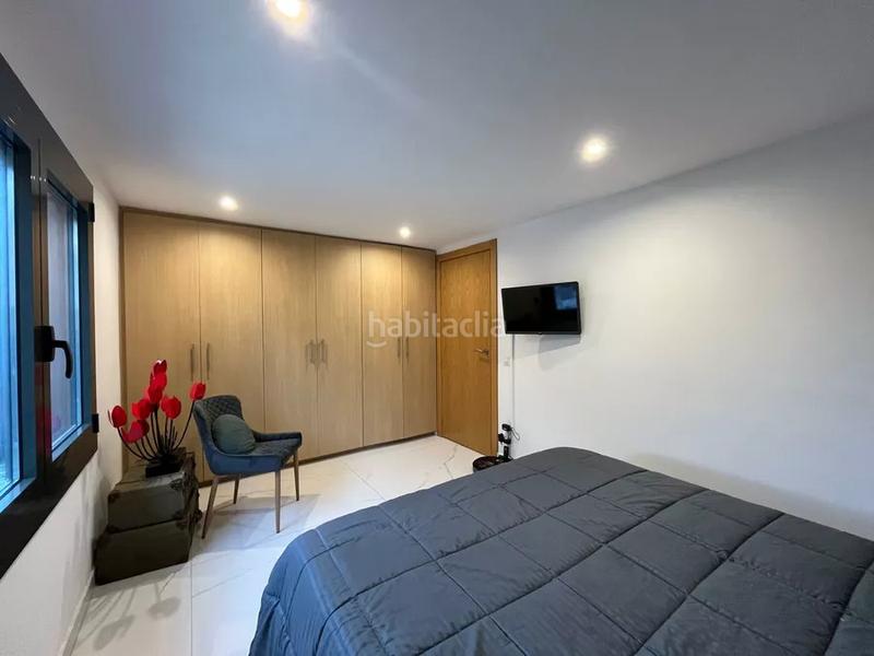 Foto ea8ad4e8-287f-44f4-9909-9b646abca19c. Casa impresionante villa con amplio terreno, piscina y potencial de inversión en Empuriabrava