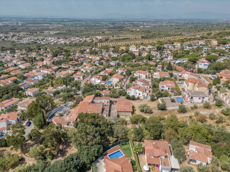 Foto a93f8ca1-80be-4909-988b-5a77b837b9ba. Terreny residencial a Nord Roses