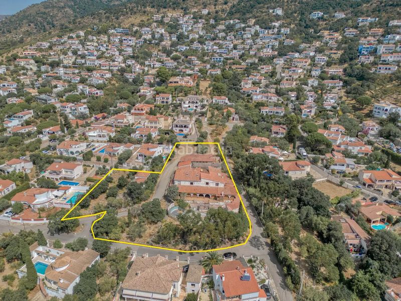 Foto ccbcc072-fba4-41e2-84ec-d83ab9fb1275. Terreny residencial a Nord Roses