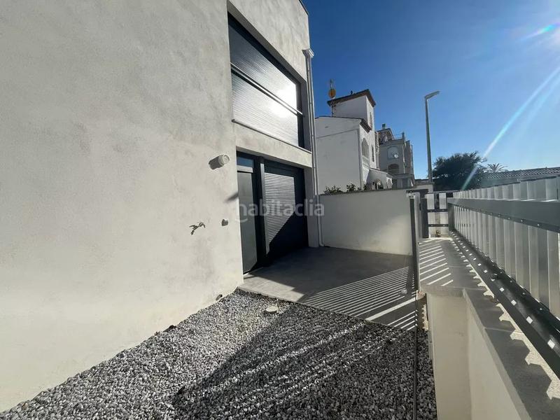 Foto 4c089749-a17c-4143-aa8e-7cb419d9927f. Casa  de nueva construcción en el lago maurici en Empuriabrava